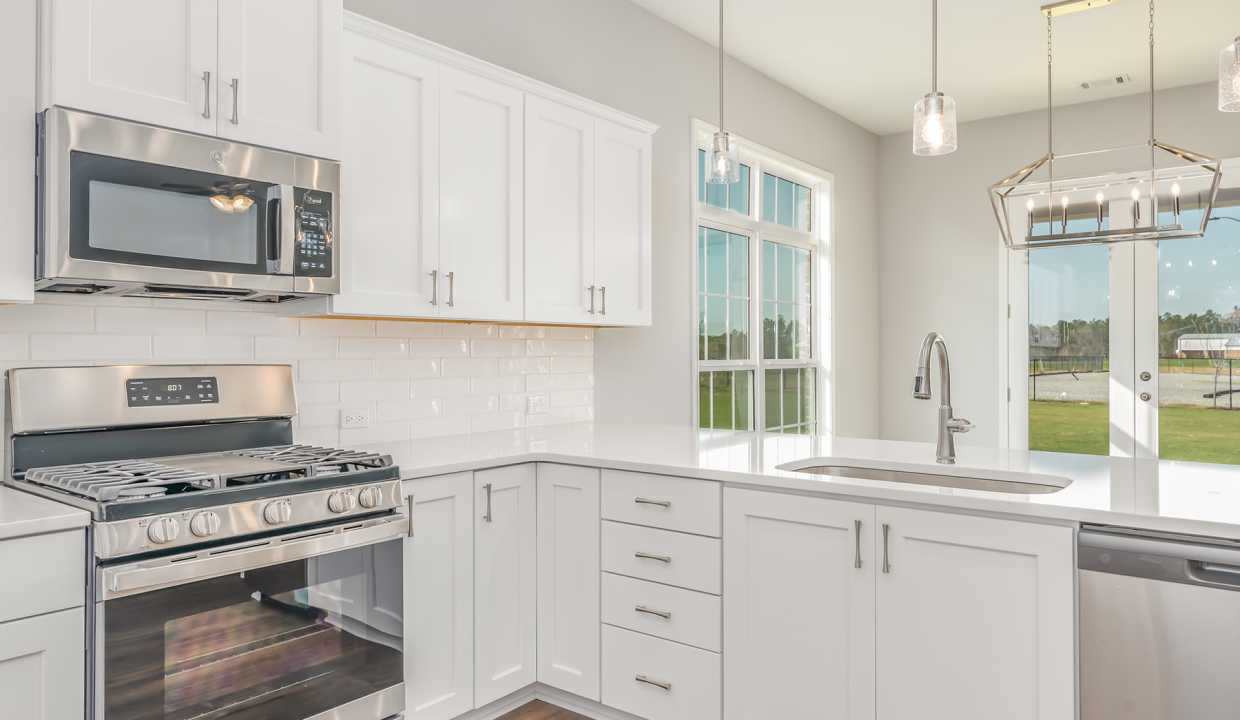 6-lowder-new-homes-new-park-portfolio-white-kitchen