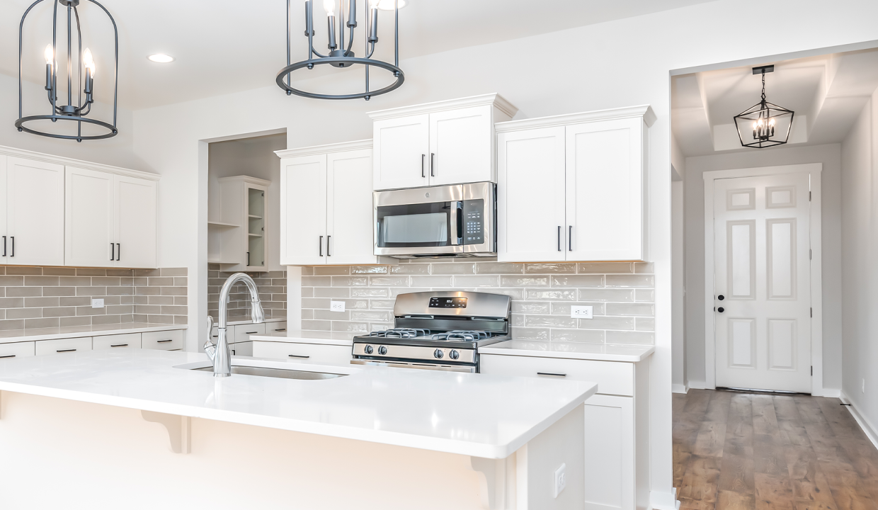 9-lowder-new-homes-hedgefield-portfolio-white-kitchen